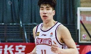 余嘉豪为浙江出战4个赛季 上赛季场均13.5分8篮板&amp;投篮命中率62%